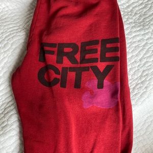 Free city sweatpants